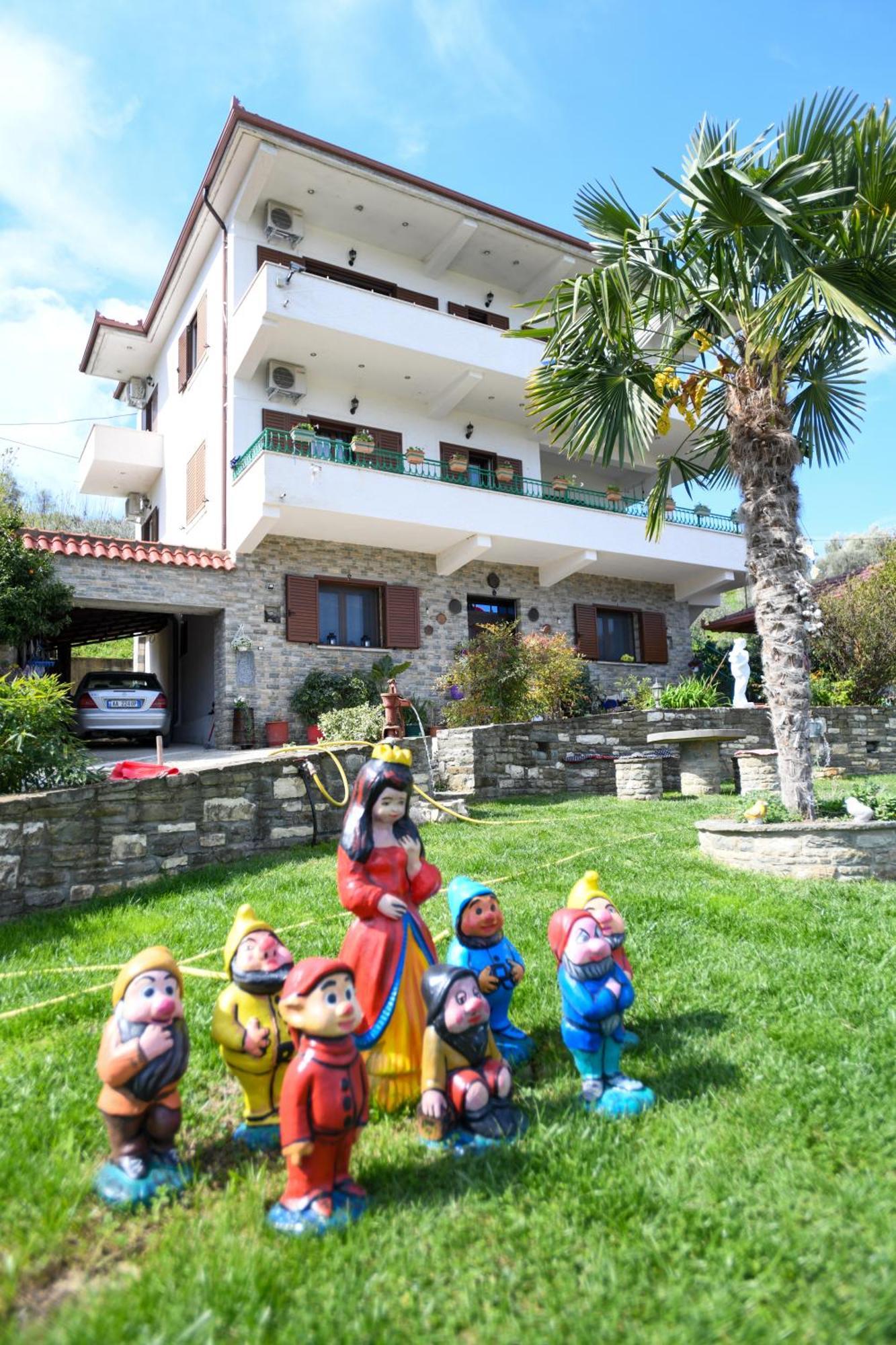 Villa Solitude เบราท ภายนอก รูปภาพ